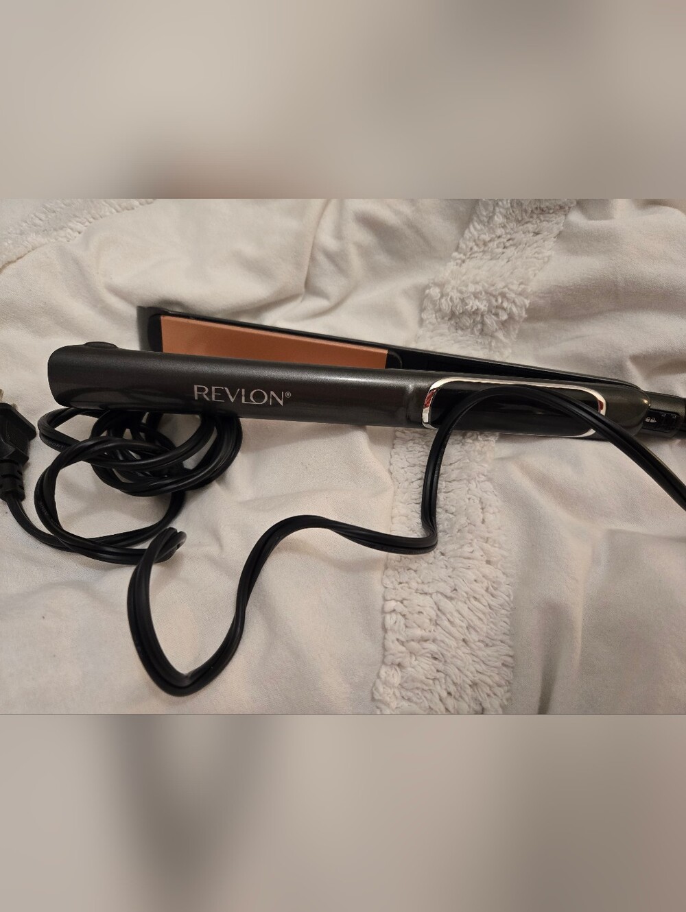 Revelon Straightner - Free Add ons